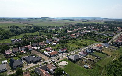 stavební pozemek s projektem rodinného domu 1546