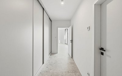 Prodej bytu 2+kk, 61 m², parkovací místo na uzavřeném dvoře 2302