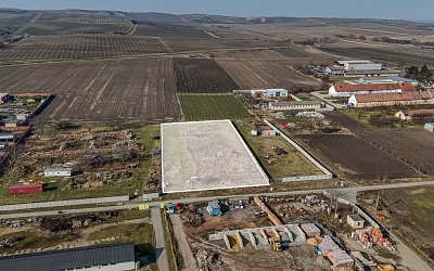 Komerční pozemek Dolní Dunajovice 2335